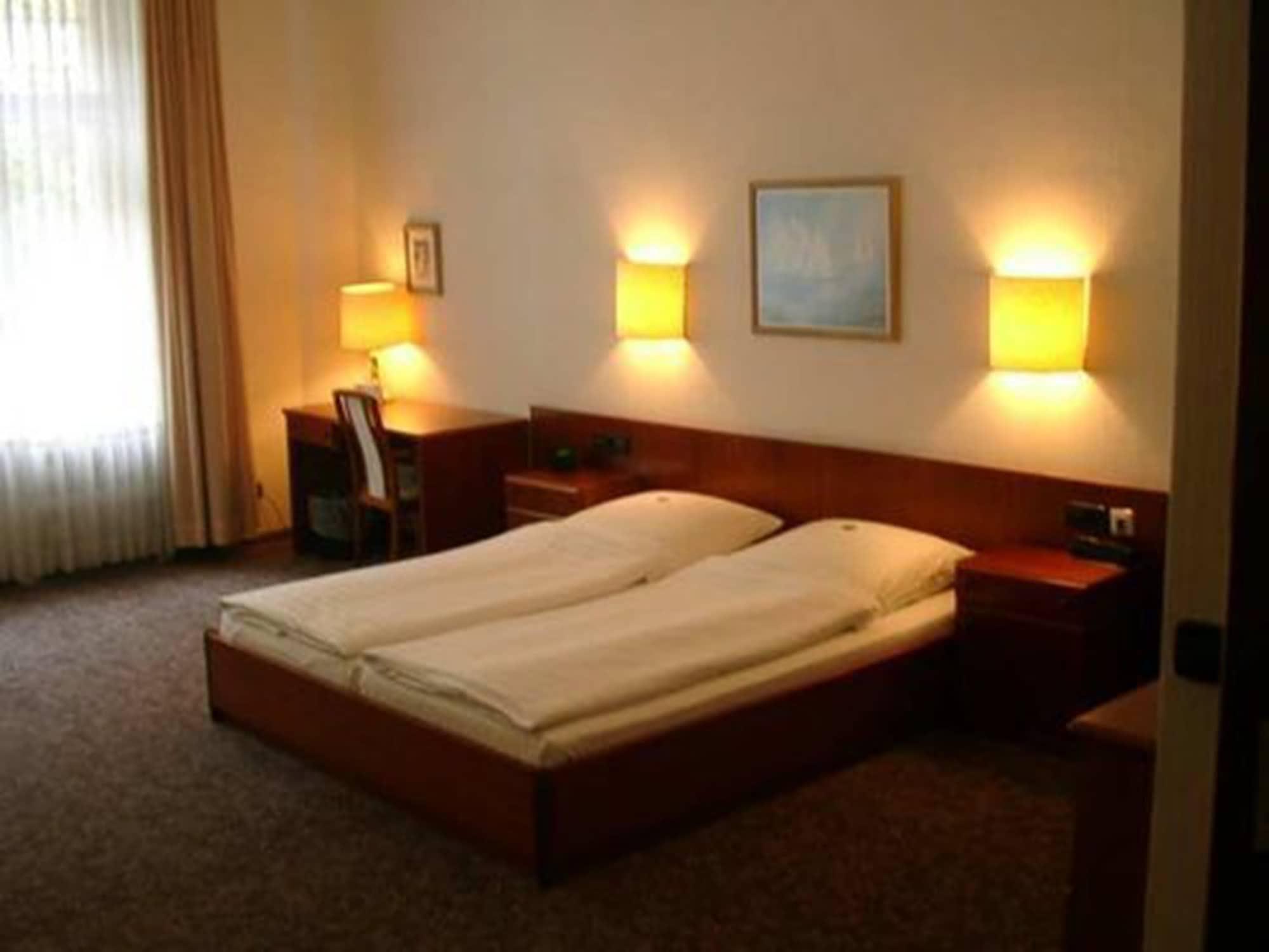 Kurfuerst Am Kurfuerstendamm Berlin Extérieur photo