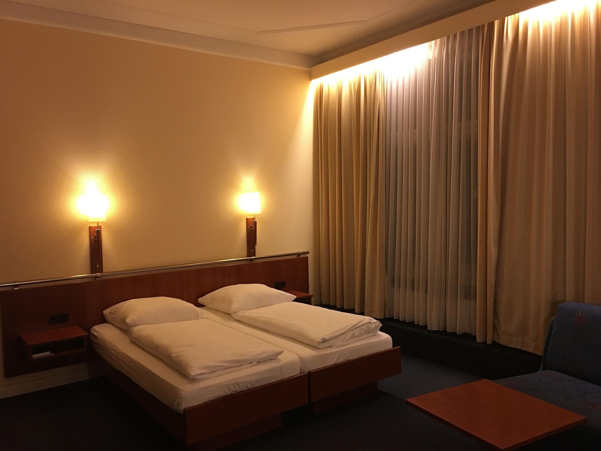 Kurfuerst Am Kurfuerstendamm Berlin Extérieur photo