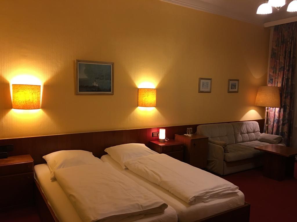 Kurfuerst Am Kurfuerstendamm Berlin Extérieur photo